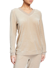 Load image into Gallery viewer, HANRO Favourites Velvet Long-Sleeve Pullover &amp; Pant Set

